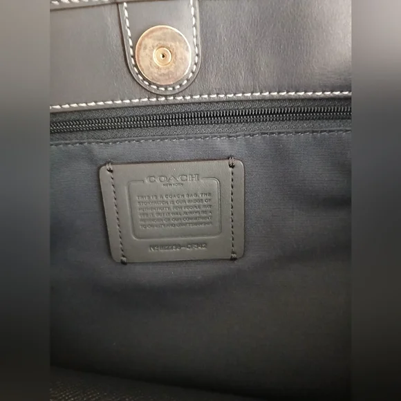 Large Shoulder Bag - Picture 3 of 4